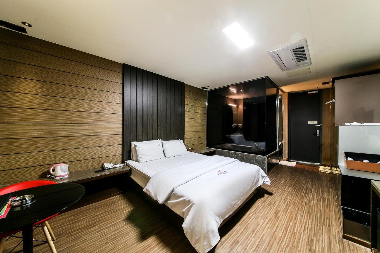 Gyeongju Arrietty Motel Exteriör bild