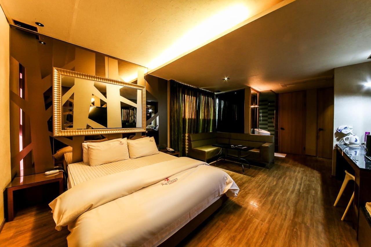 Gyeongju Arrietty Motel Exteriör bild